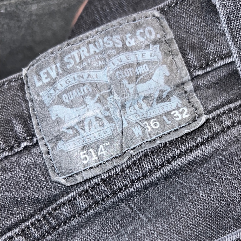 Levi's 514 Black/Gray Slim Straight Jeans with Iconic Leather Patch